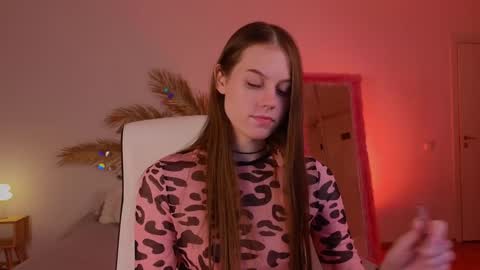 Molly online show from February 4, 9:20 pm