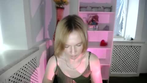 mollilove online show from May 23, 8:23 am