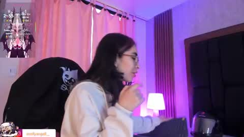Molly online show from June 15, 2:50 pm