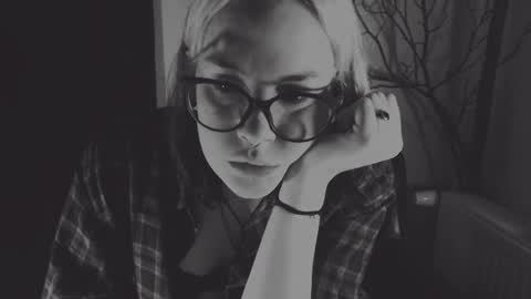 Molly Crow online show from January 22, 8:49 pm