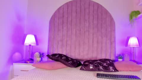 Molly Jackson online show from December 13, 1:01 pm