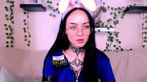 molly_kisss online show from September 28, 9:58 am