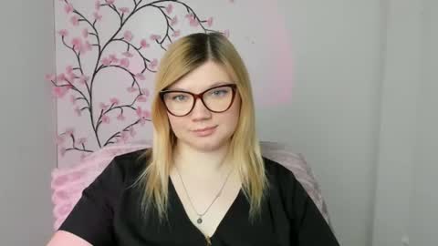 Molly online show from March 30, 11:32 am