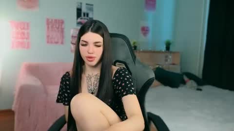 Molly online show from June 25, 5:12 am