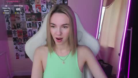 Molly online show from October 7, 1:43 am