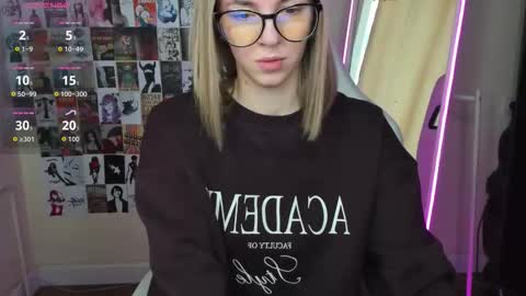 Molly online show from October 5, 2:05 am