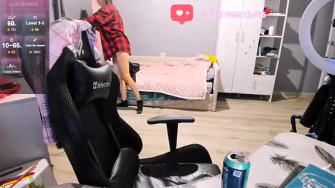  KIRA  online show from September 16, 3:25 am