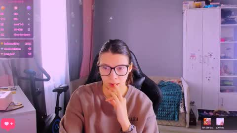  KIRA  online show from March 30, 2:11 am