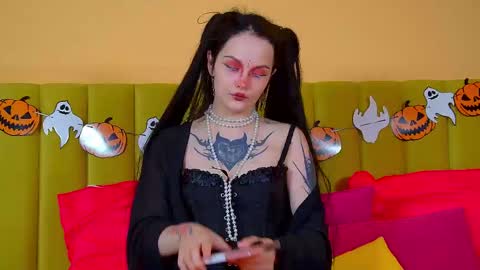 Molly online show from October 29, 7:05 pm