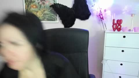 Molly online show from February 24, 8:02 am