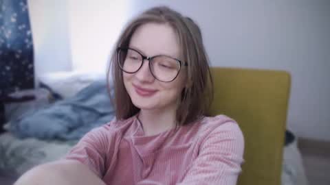 mollytucker online show from February 8, 9:24 am