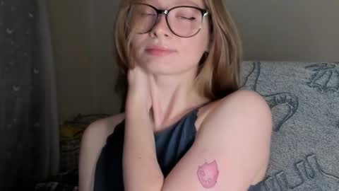 mollytucker online show from September 12, 4:47 pm