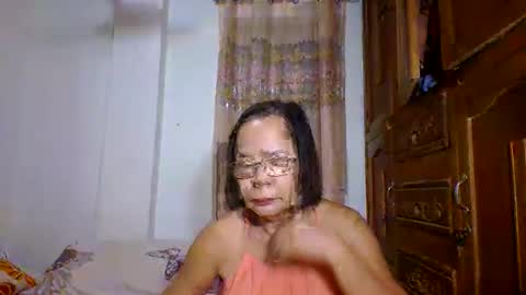 mombastic55 online show from May 31, 8:10 pm