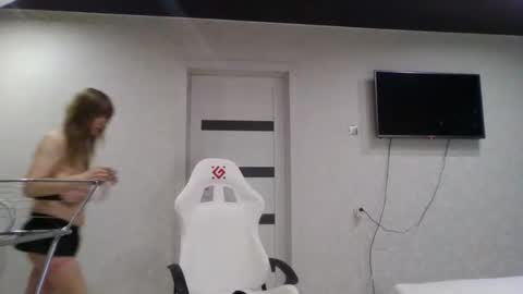 MommmY  online show from September 8, 4:50 pm