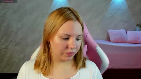 mon1ca_jones online show from February 2, 9:19 am