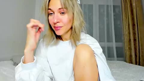 Mona online show from February 22, 8:15 pm