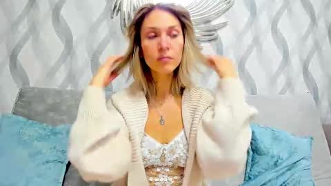 Mona online show from February 17, 4:50 pm