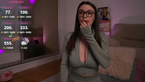 Mona Lisss online show from April 8, 11:23 am