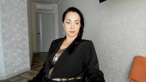 monica_weisss online show from January 29, 11:20 am