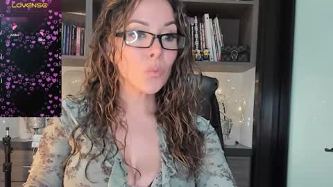 Monilee online show from January 30, 8:21 pm