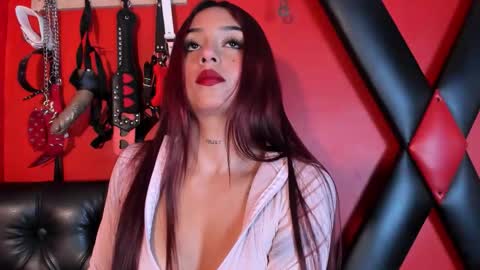 Monttserratt online show from October 21, 7:40 pm