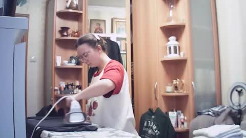 moodiemira online show from November 25, 9:00 am