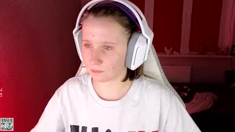 Lola online show from September 15, 4:36 pm