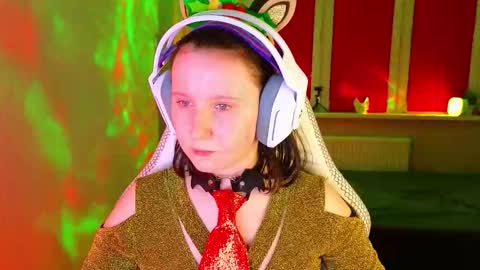 Lola online show from December 15, 4:56 pm