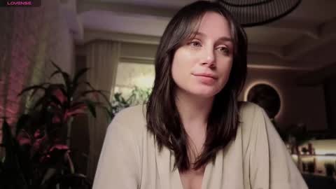 Luna  online show from December 10, 7:16 am