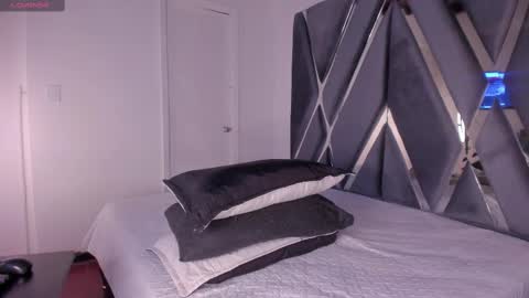 Luna  online show from September 18, 6:06 pm