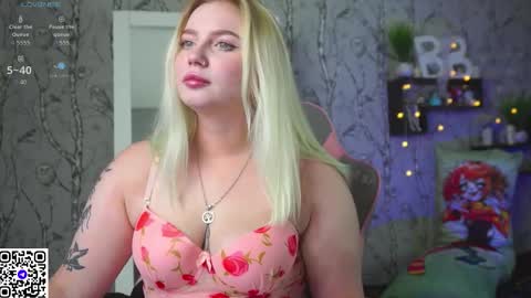 Emilia online show from December 15, 9:14 am