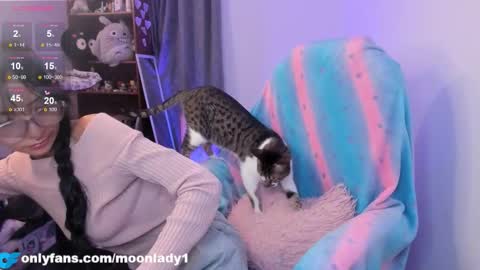 MOON  online show from March 18, 3:11 am