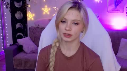 Mia   online show from October 14, 5:26 pm