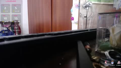 moonlunita online show from October 15, 7:05 pm