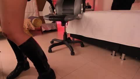 Michelle online show from November 28, 1:36 pm