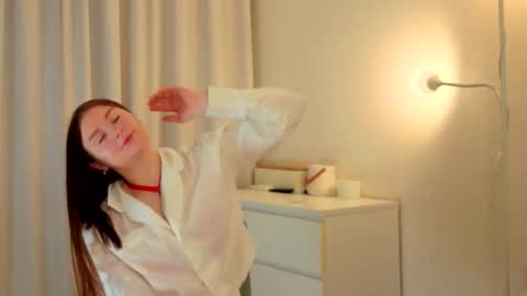 moonyraze online show from November 23, 4:15 am