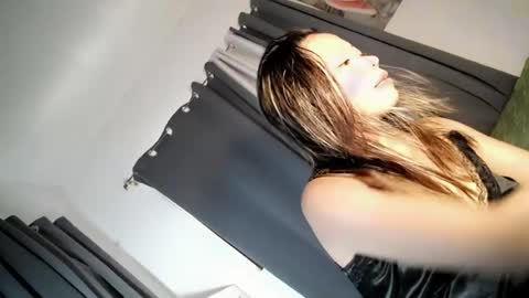 eiren siarez online show from July 12, 4:24 am