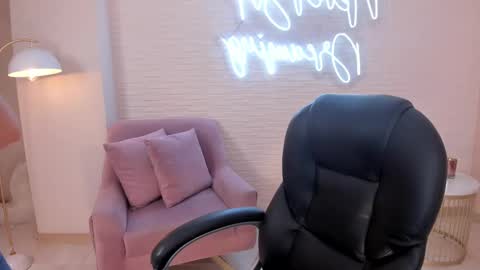 Morgan Hicks online show from February 27, 7:15 pm