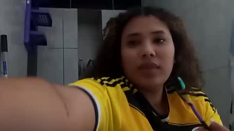 mrs_afroditha online show from February 15, 4:28 pm