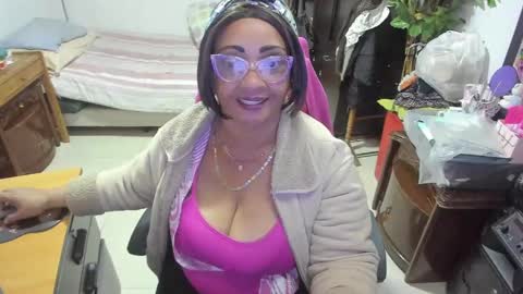 mrs_mommy online show from February 7, 7:38 pm