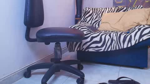 ms_leydi online show from May 27, 5:04 am