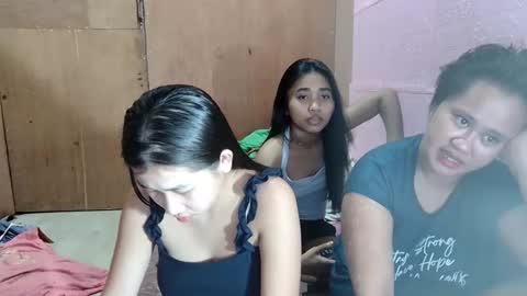 Nathalie online show from December 17, 2:32 pm