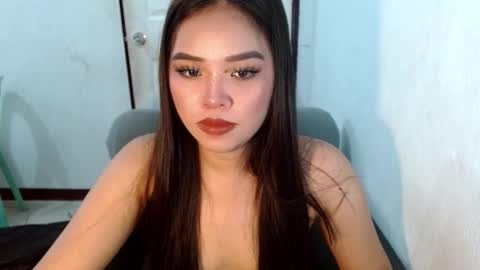 Olivia online show from March 6, 10:05 pm