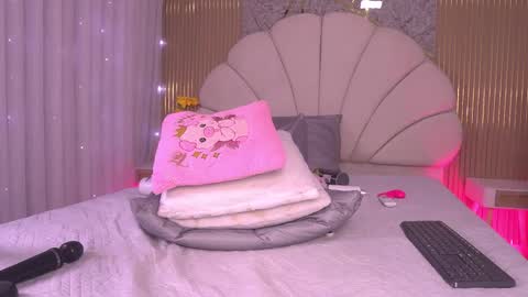 Manuela  online show from March 29, 8:46 am