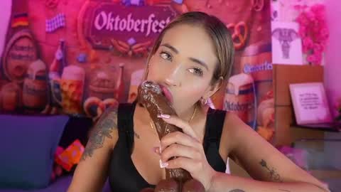 Manuela  online show from September 26, 4:21 am