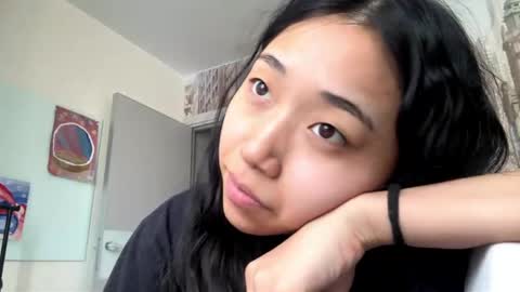 Mia online show from March 1, 6:02 am