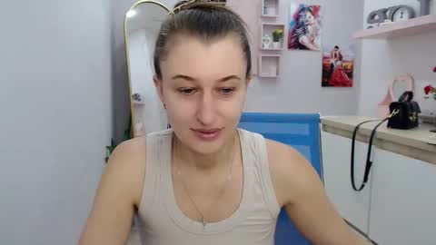 muriel_elvin online show from September 12, 9:40 am