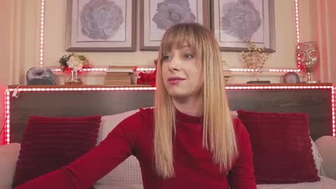 Luna  online show from March 24, 9:09 pm