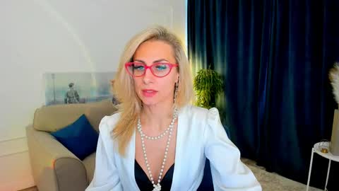 Diana online show from May 11, 11:34 am