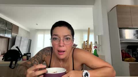 jacke BUNNY online show from April 27, 7:11 pm